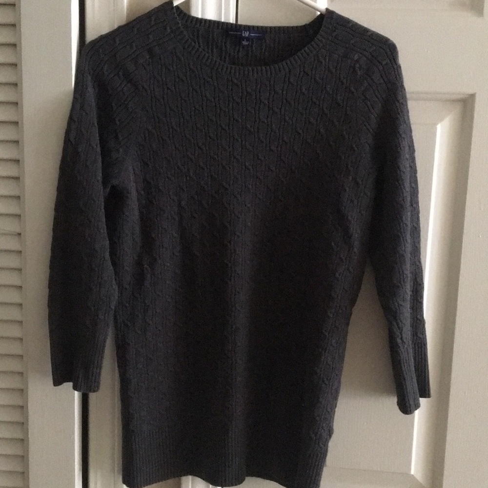 Women's 3/4 sleeve, fitted sweater